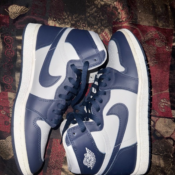 Nike Air Jordan 1 Hi Retro OG Navy Blue/Wolf Grey Shoes - Picture 2 of 7